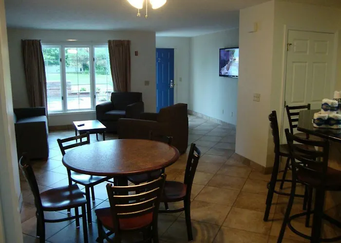 Put-In-Bay Poolview Condo #6